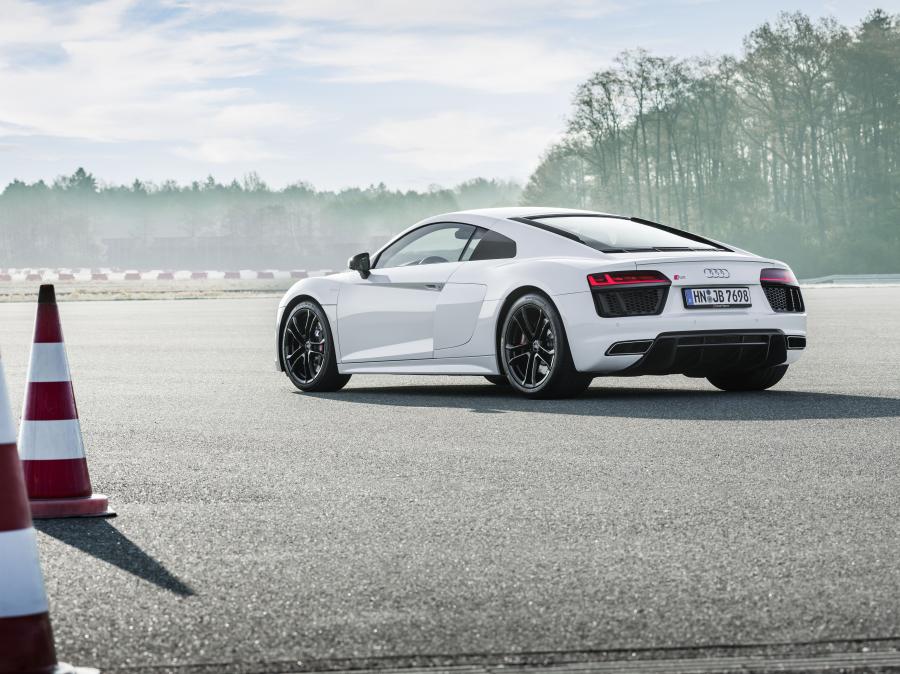  Audi R8 V10 RWS 2017 года  (WW) (фото 23 из 81)